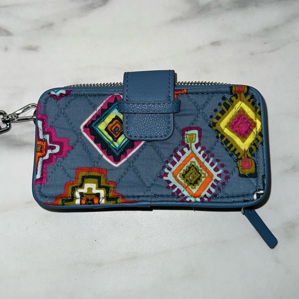 BNWOT Vera Bradley Smartphone Wristlet: “Painted Medallions” - Picture 13 of 16